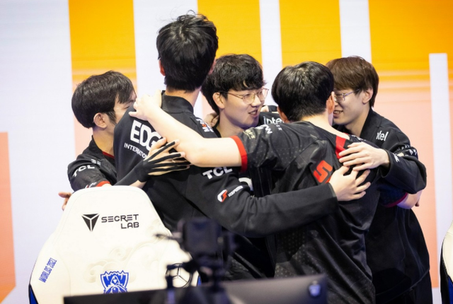 3亿美元的 3亿美元的