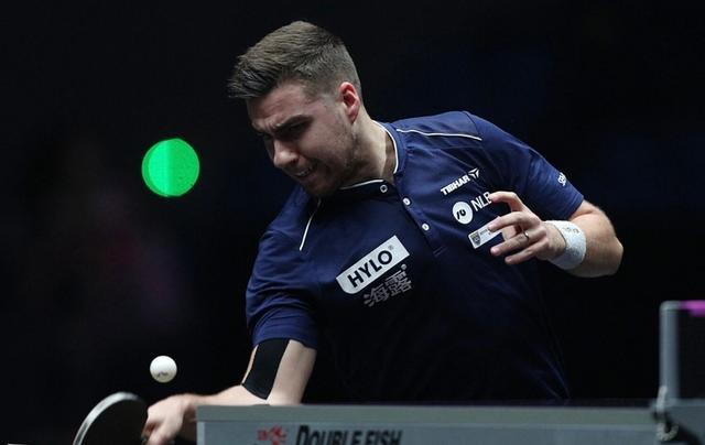 足的进攻和 足的进攻和