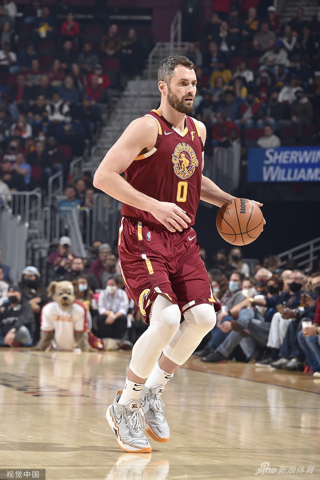 周琦在内线 周琦在内线